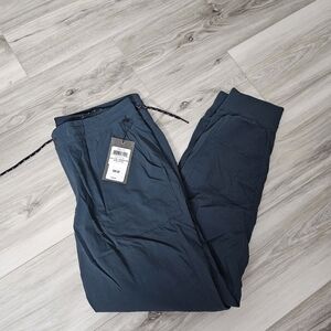 Womens Mountain Hardwear  Pants Sz 6